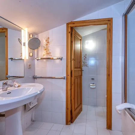 Niell Apartment
